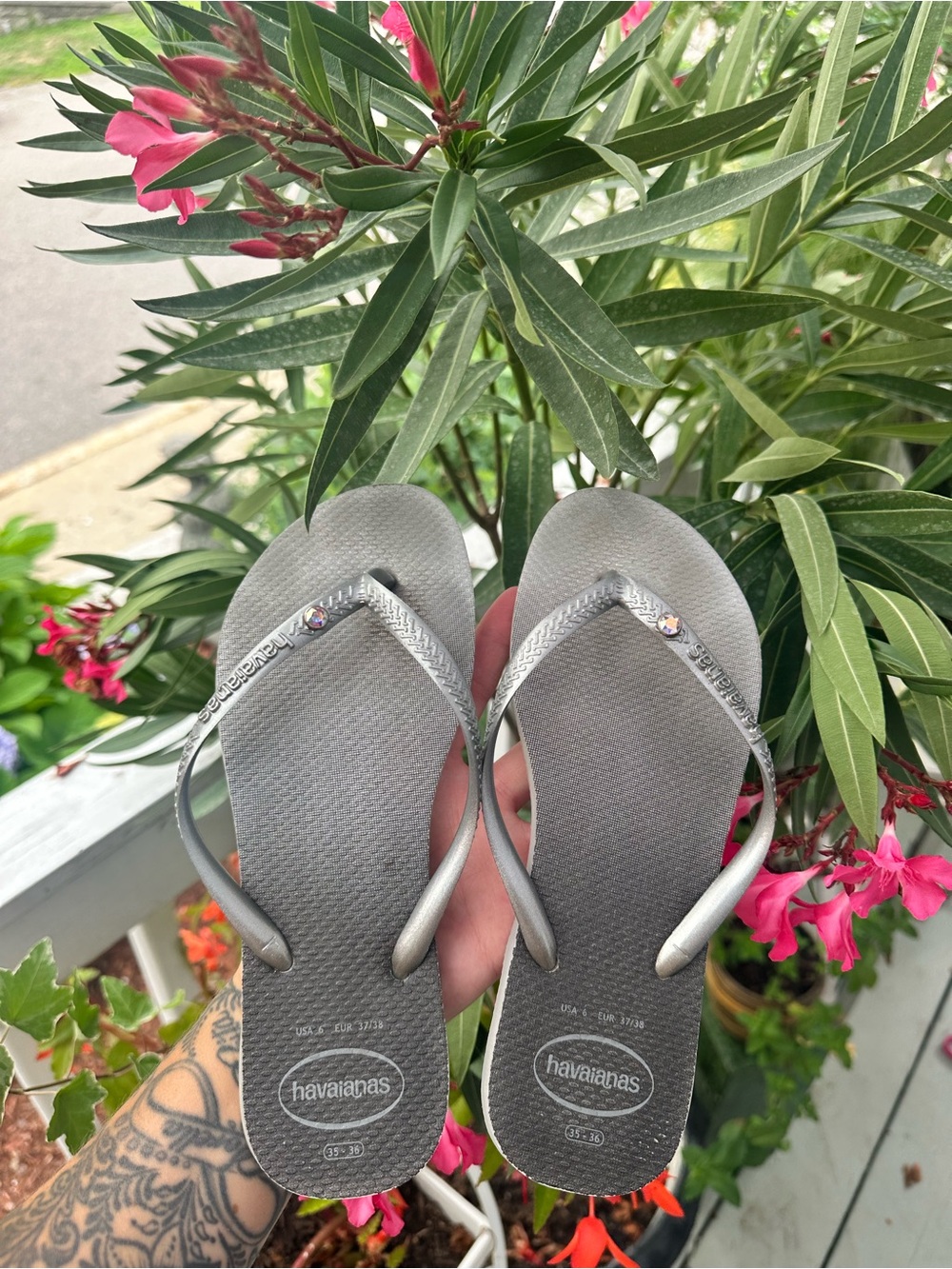 Havaianas Swarovski Crystal Slim Prism Sandals $42 MSRP